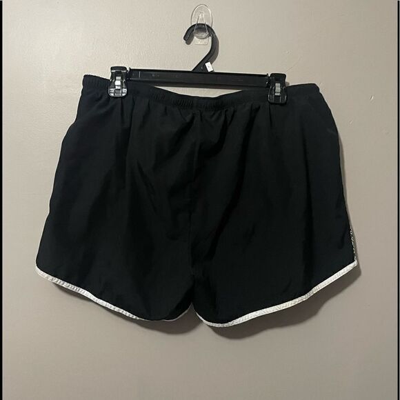 Champion shorts size L  - Picture 4 of 4